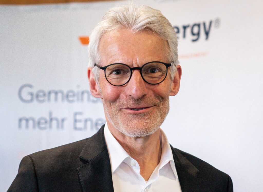 Hans-Detlef Feddersen lächelt in die Kamera